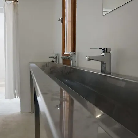 Hostal The Camp Doninos