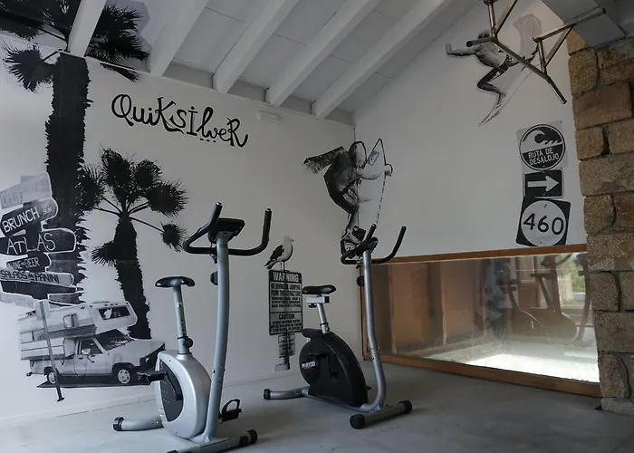 호스텔 The Camp Doninos *