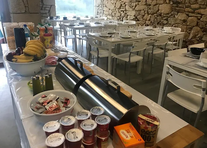 호스텔 The Camp Doninos